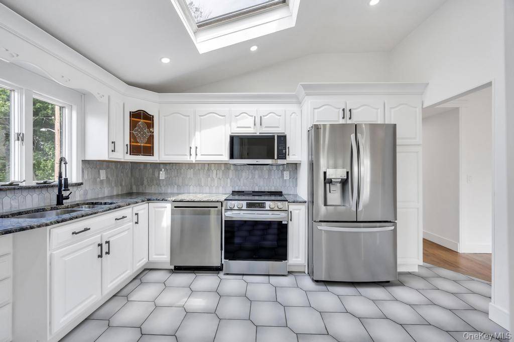 2331 Neptune AVE, Seaford, NY 11783