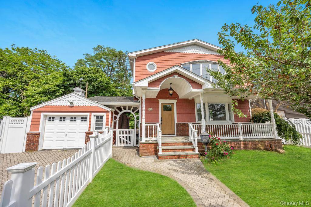2331 Neptune AVE, Seaford, NY 11783