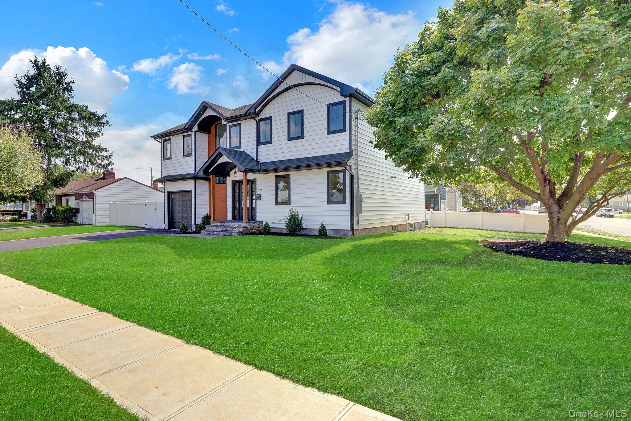 1370 Noel CT, Merrick, NY 11566