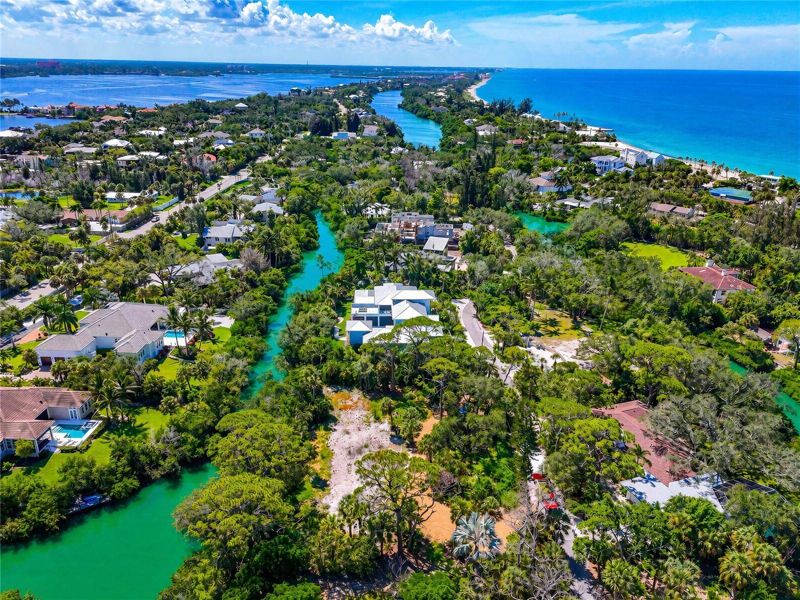 7233 PINE NEEDLE RD, Sarasota, FL 34242