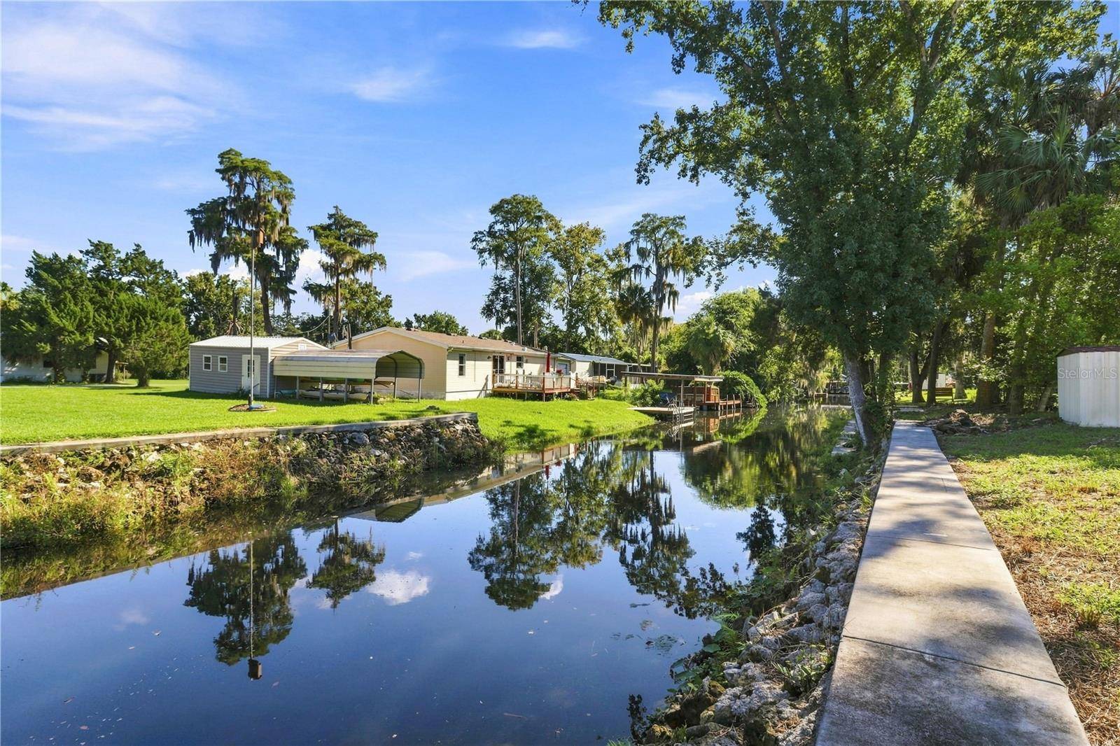 8449 W DIXIE CT, Homosassa, FL 34448