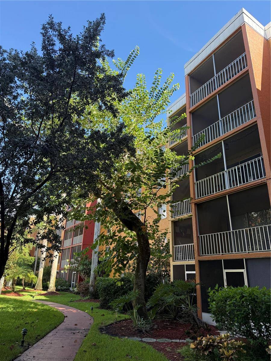 2366 E MALL DR #308, Fort Myers, FL 33901