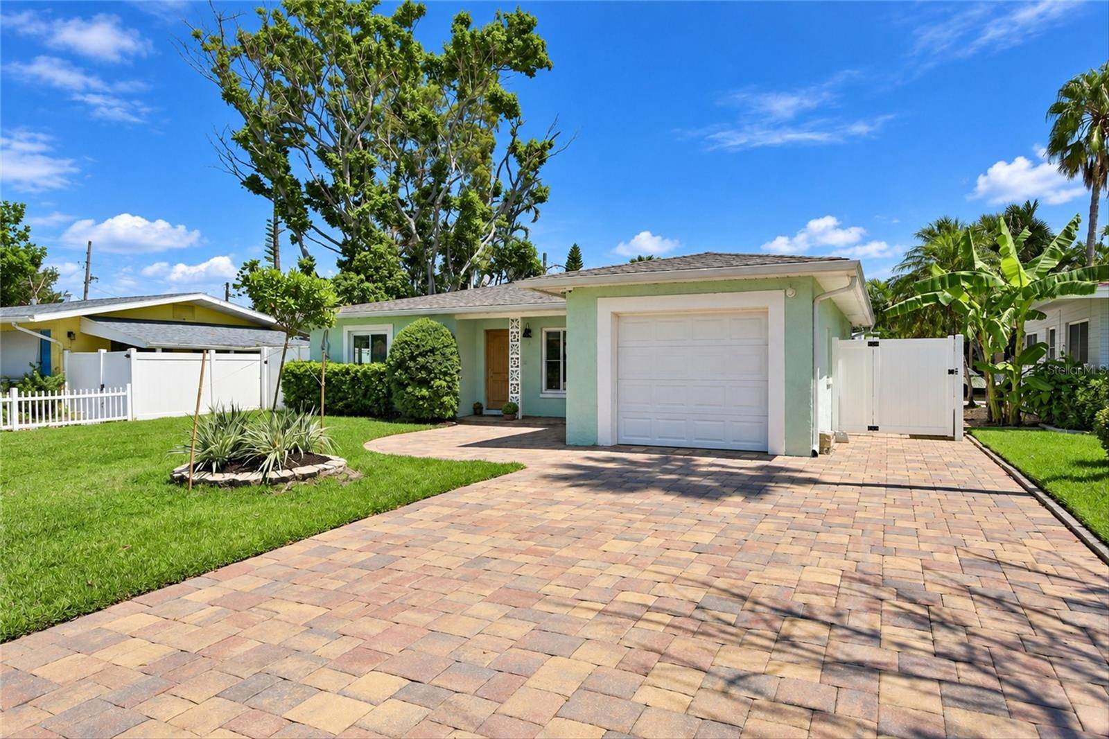 1424 COREY WAY S, South Pasadena, FL 33707