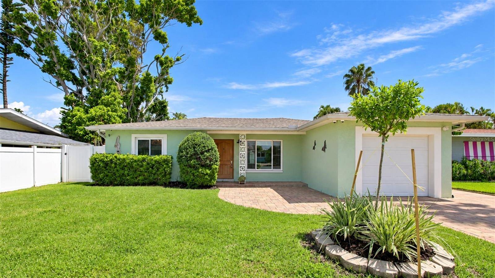 1424 COREY WAY S, South Pasadena, FL 33707