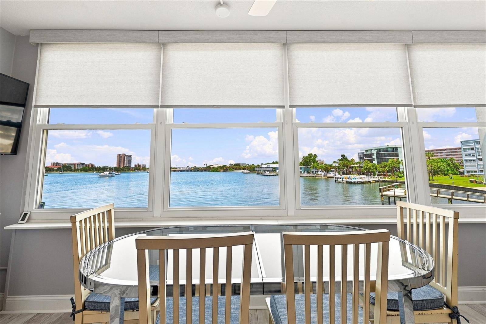 1898 SHORE DR S #208, South Pasadena, FL 33707