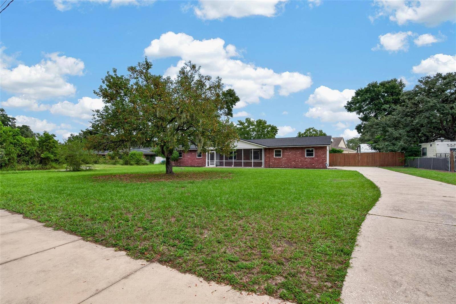 1905 BRYAN RD, Brandon, FL 33511