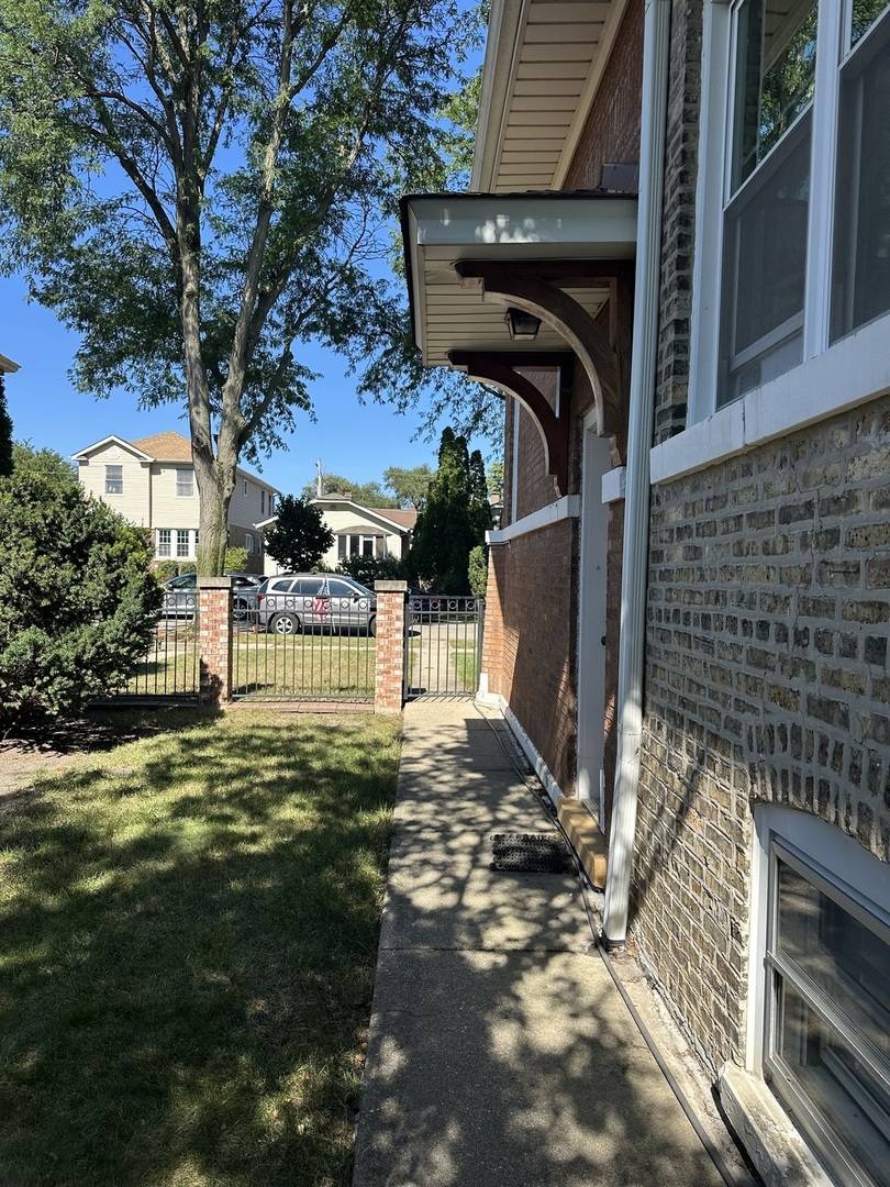 5720 N Manton AVE, Chicago, IL 60646