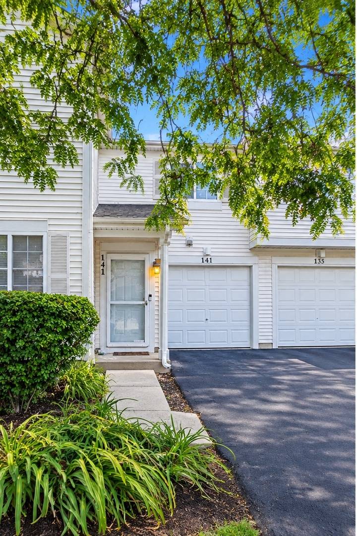 141 Heather Glen DR #141, Aurora, IL 60504