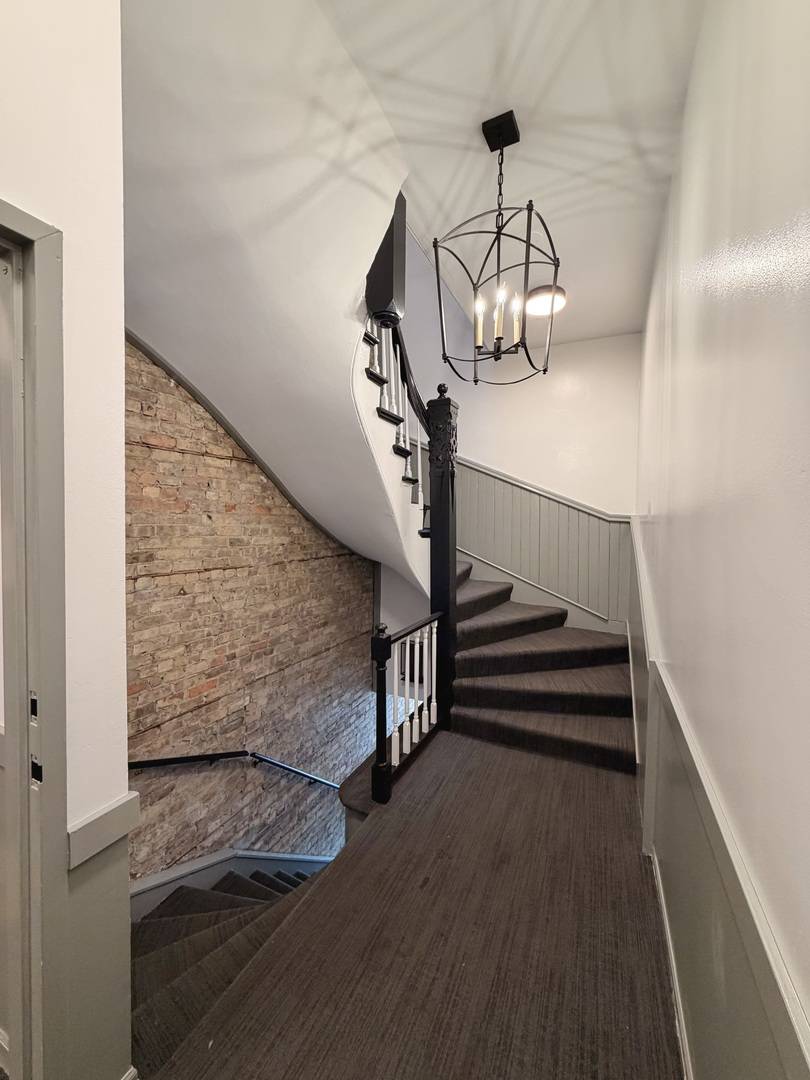 935 W Armitage AVE #2B, Chicago, IL 60614