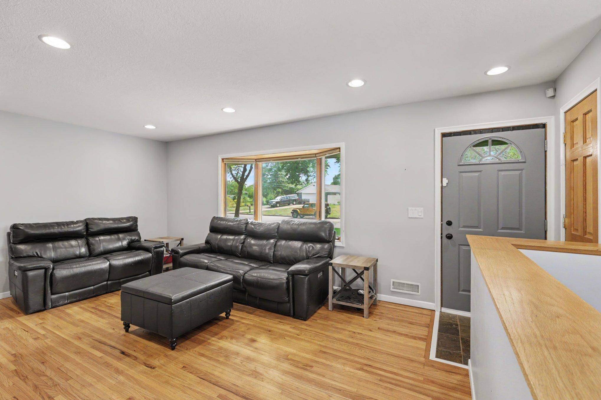 6550 81st ST S, Cottage Grove, MN 55016