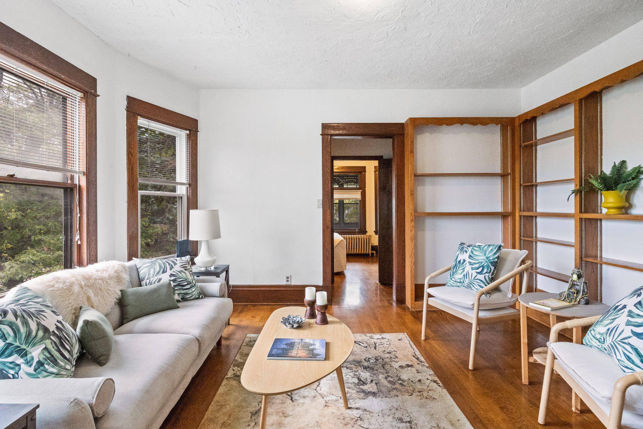 1075 Burr ST, Saint Paul, MN 55130