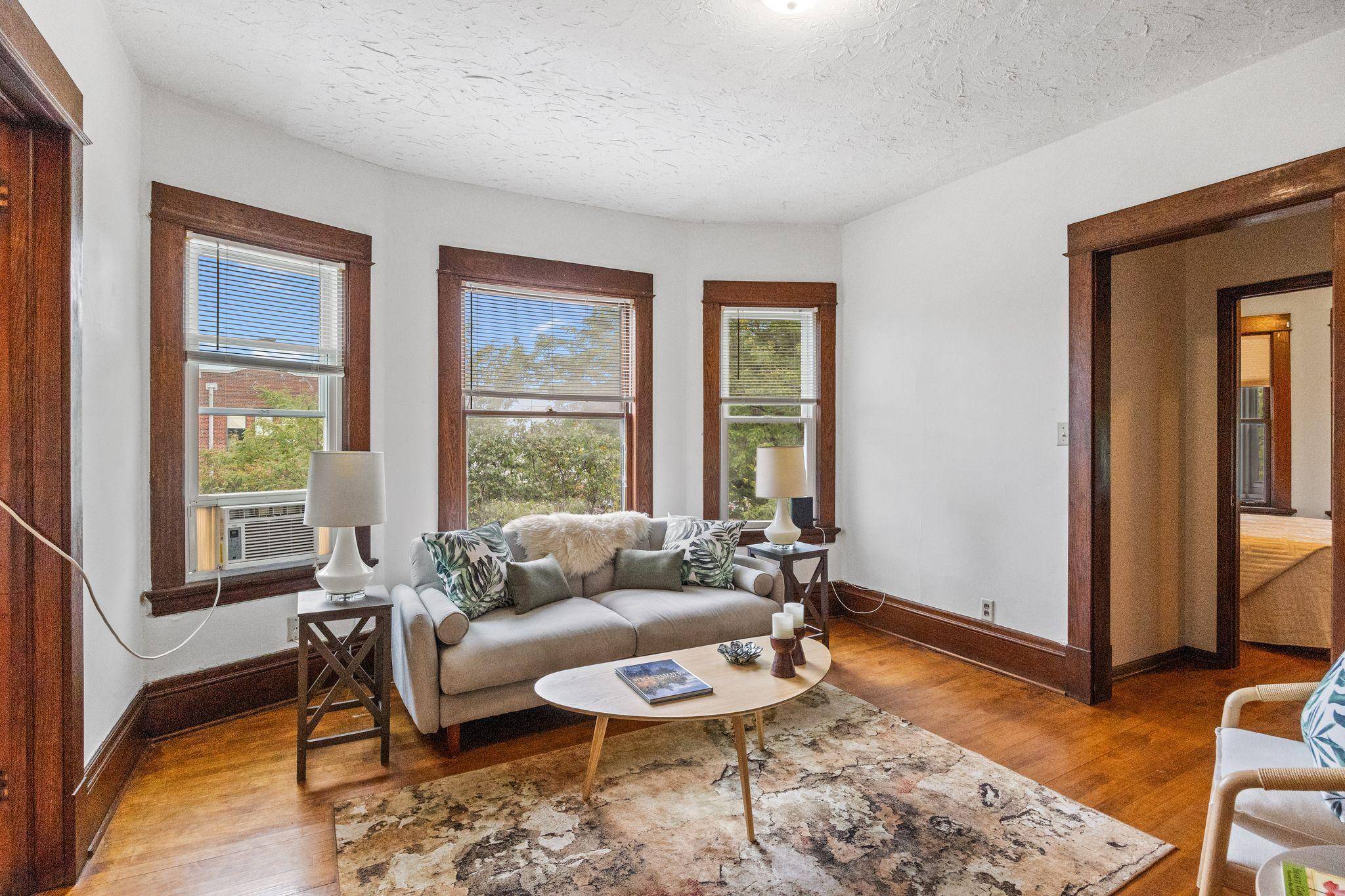 1075 Burr ST, Saint Paul, MN 55130