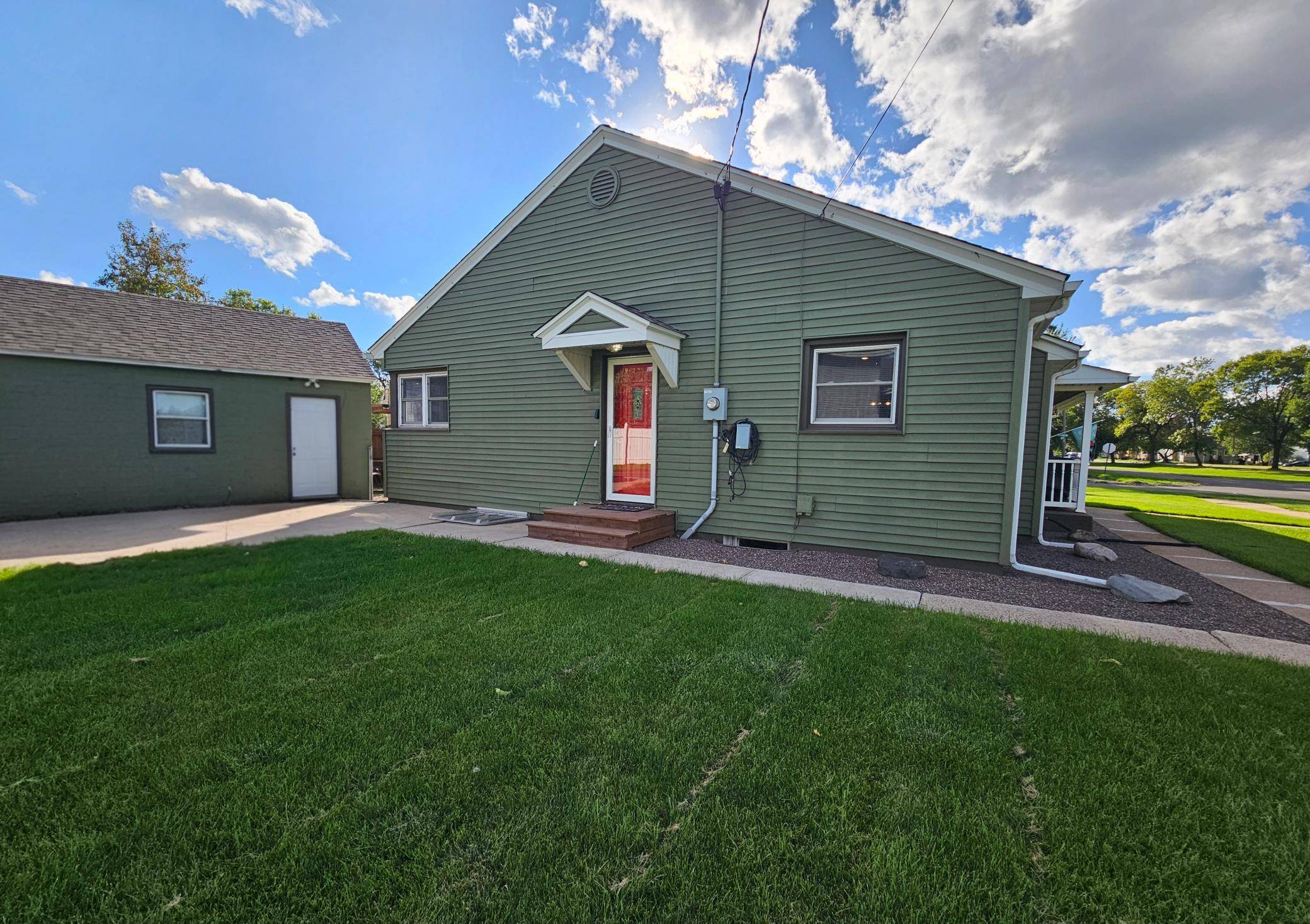 620 8 1/2 ST S, Virginia, MN 55792