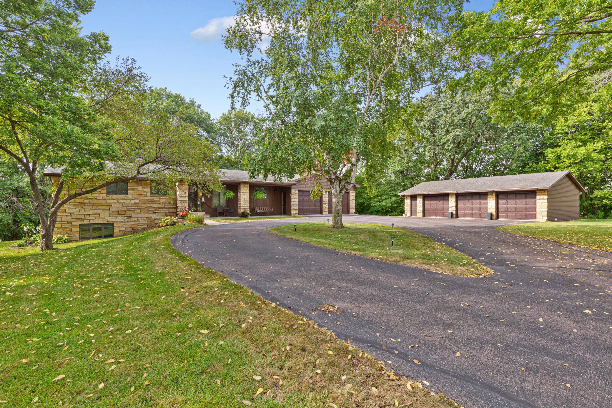 23 Holiday CT, North Mankato, MN 56003