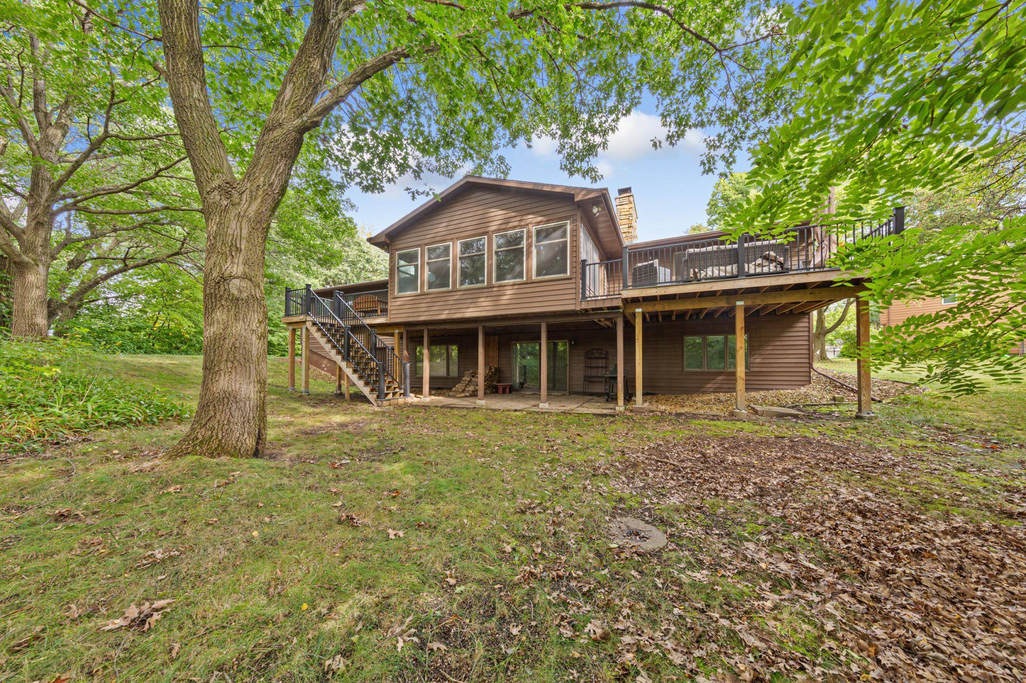 23 Holiday CT, North Mankato, MN 56003