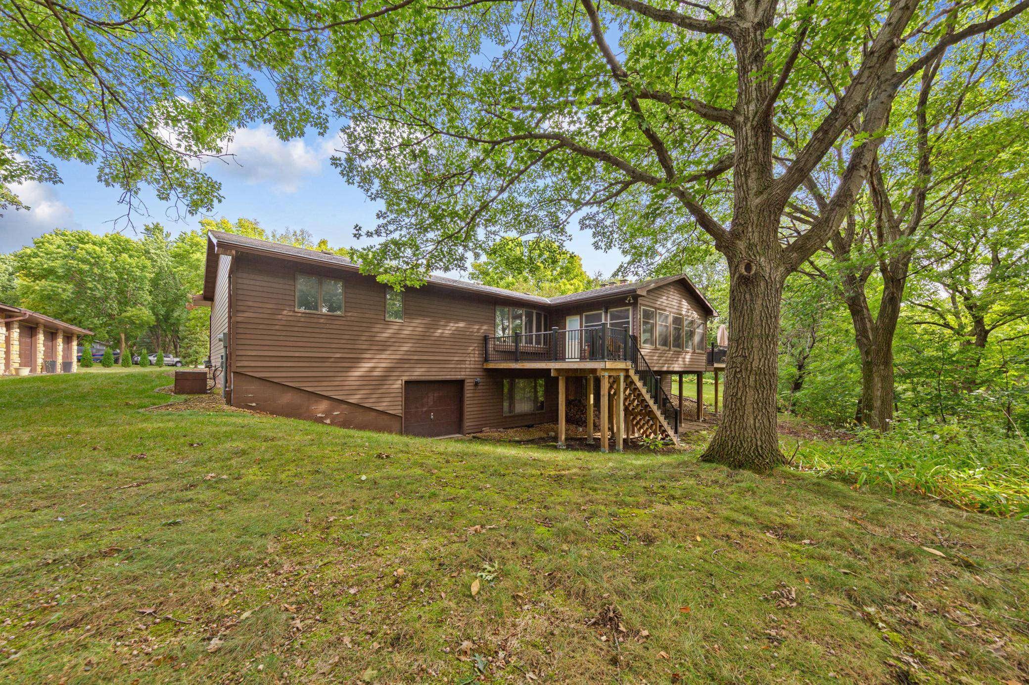 23 Holiday CT, North Mankato, MN 56003