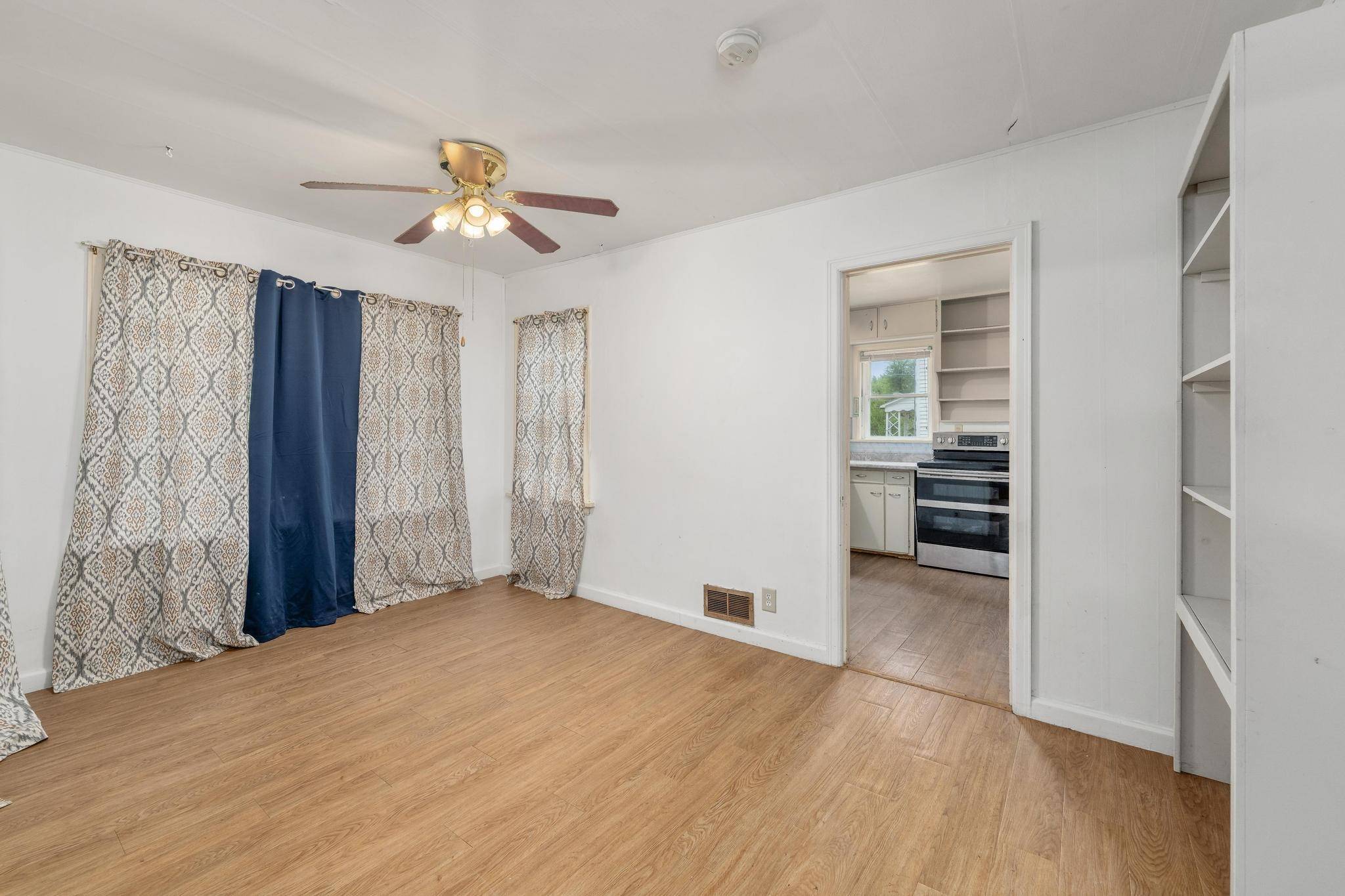 208 S Birch, Hillsboro, KS 67063