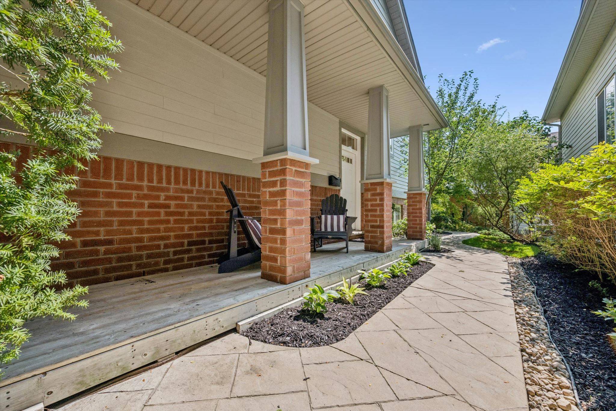 263 Plains RD W #5, Burlington, ON L7T 1G1