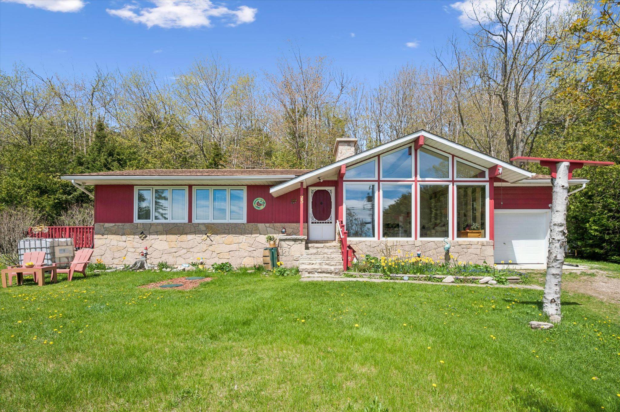 25 Shoreline DR, Northern Bruce Peninsula, ON N0H 1Z0