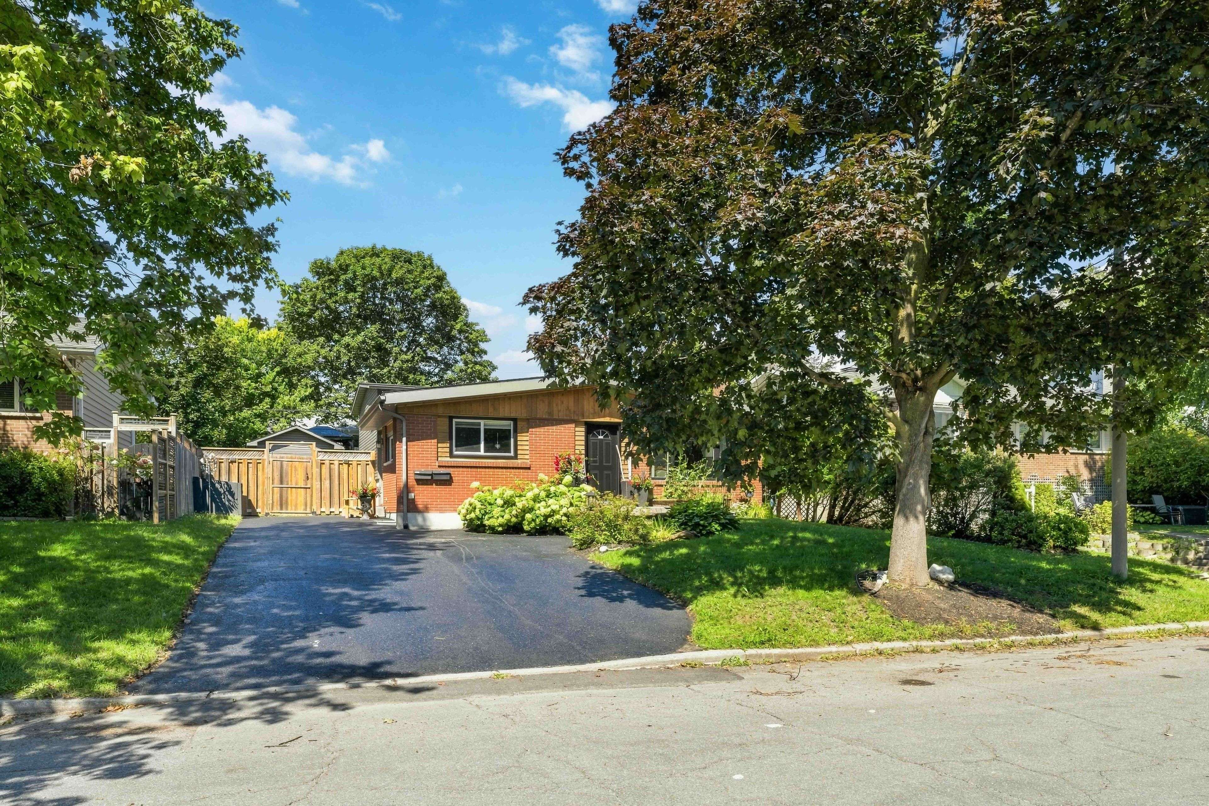 1849 Florida AVE, Alta Vista And Area, ON K1H 6Y9