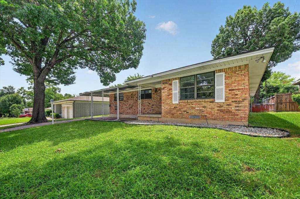 8730 Lapanto Lane, Dallas, TX 75227