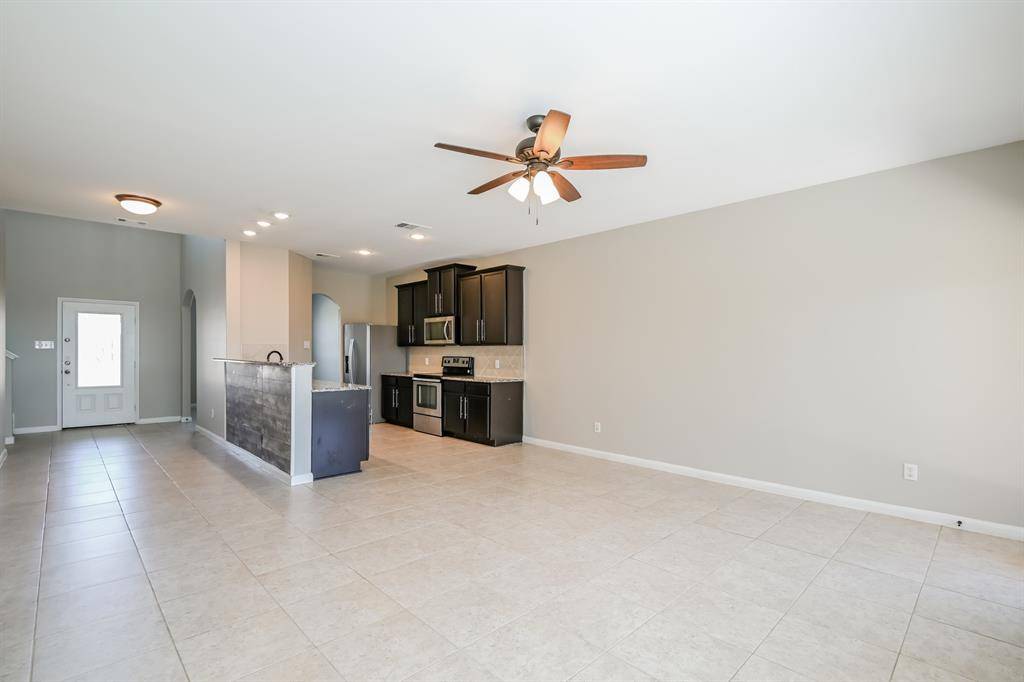 710 Shady Meadow Lane, Glenn Heights, TX 75154