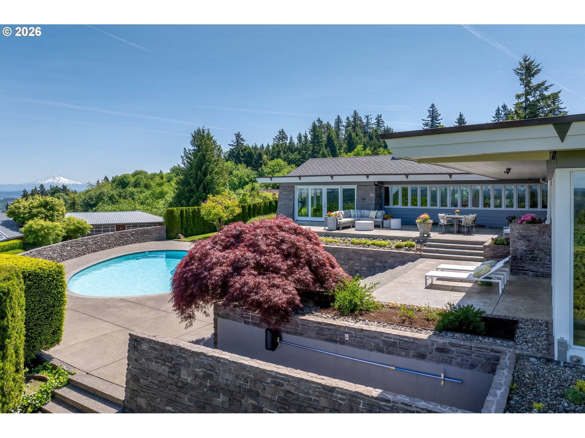 777 CHERRY CIR, Lake Oswego, OR 97034