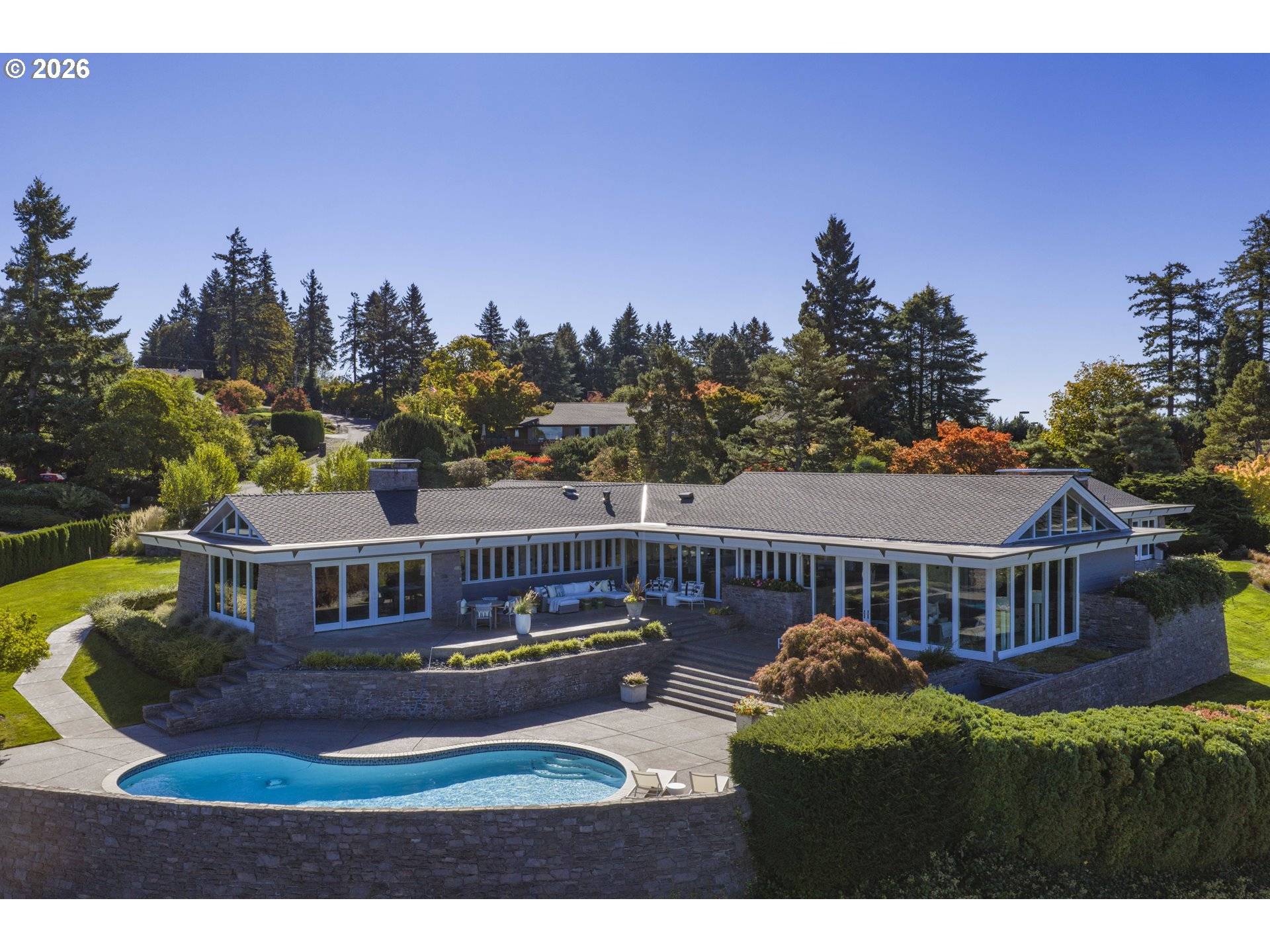777 CHERRY CIR, Lake Oswego, OR 97034