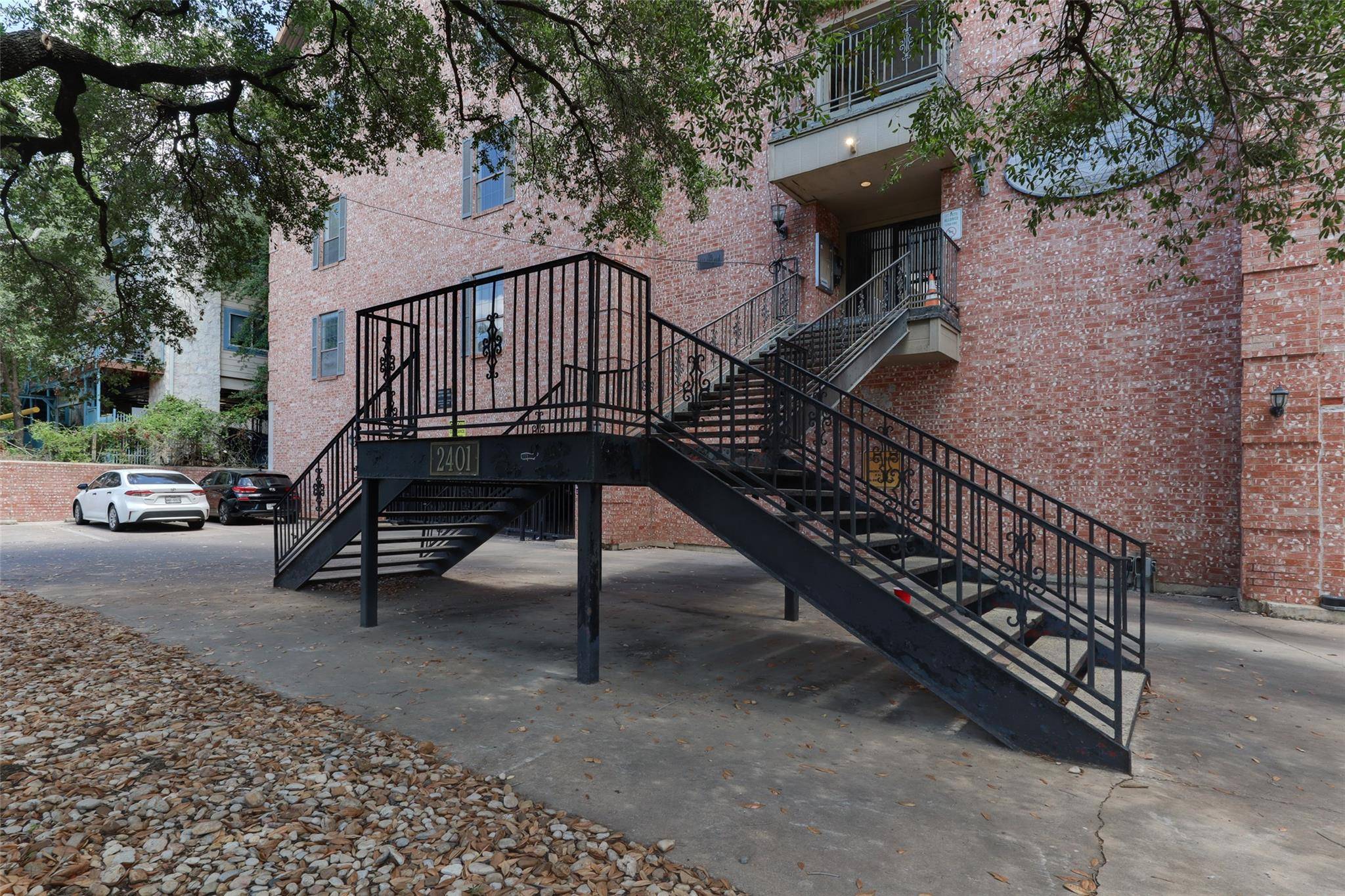 2401 Leon ST #200, Austin, TX 78705