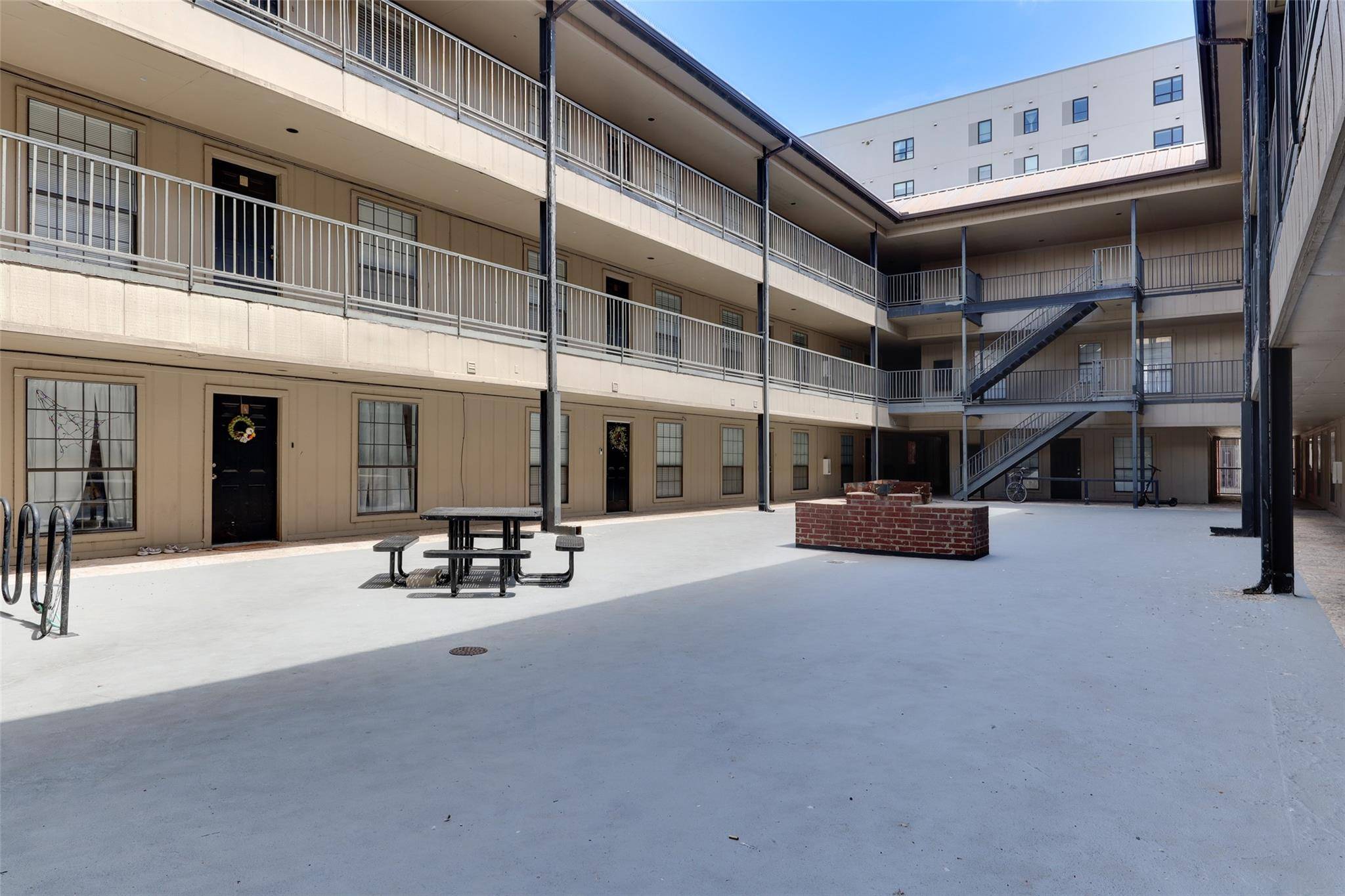 2401 Leon ST #200, Austin, TX 78705