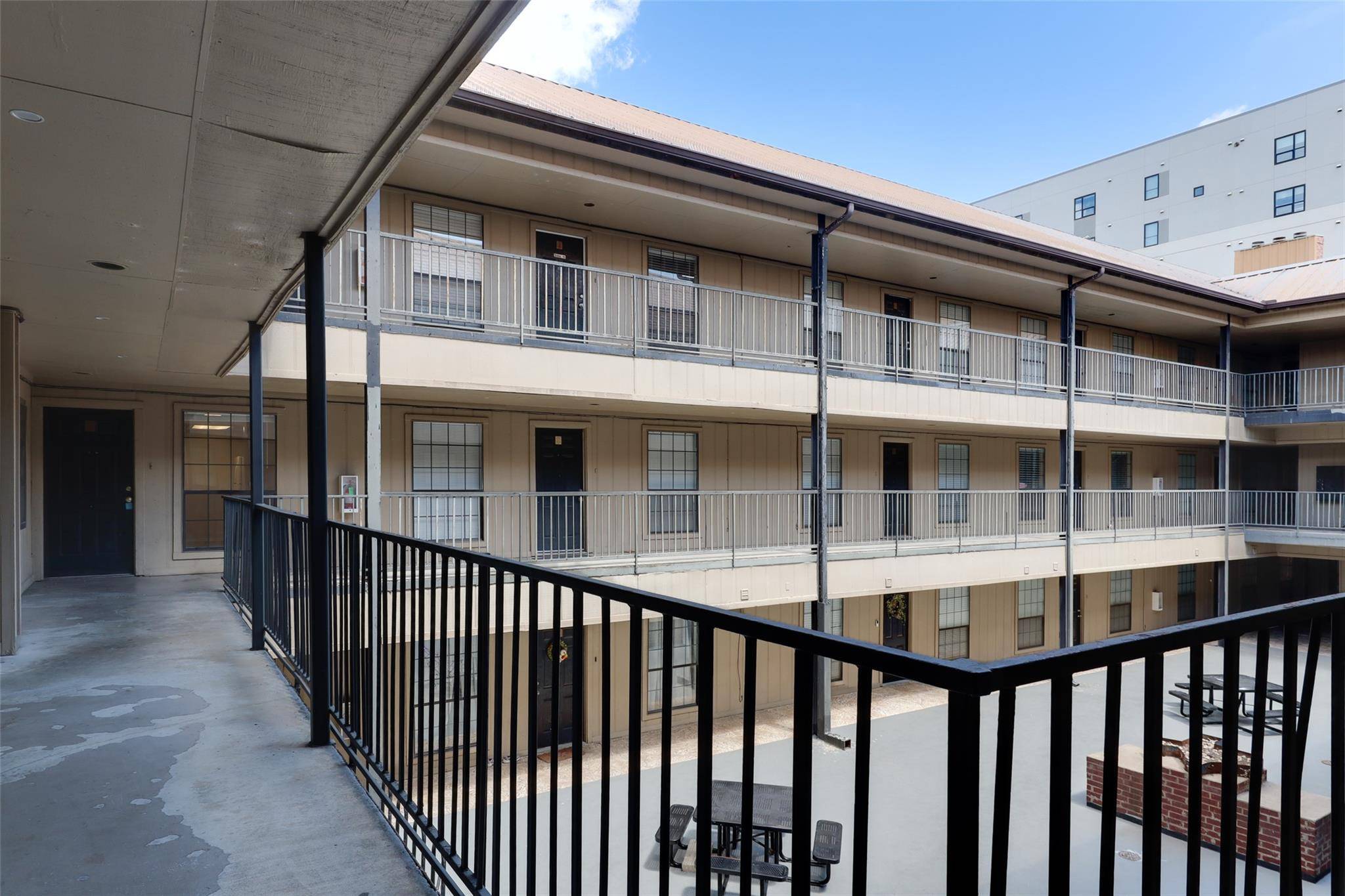 2401 Leon ST #200, Austin, TX 78705