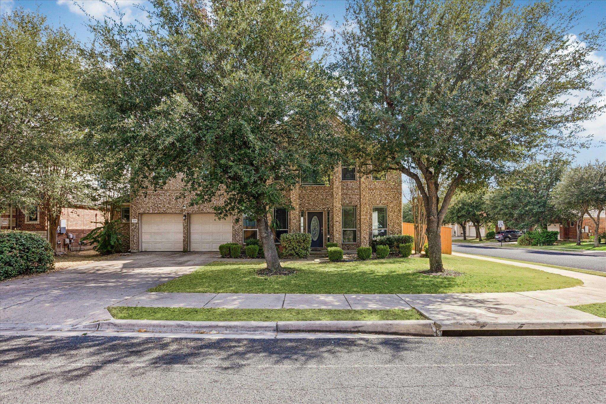 701 Crestwood LN, Round Rock, TX 78665