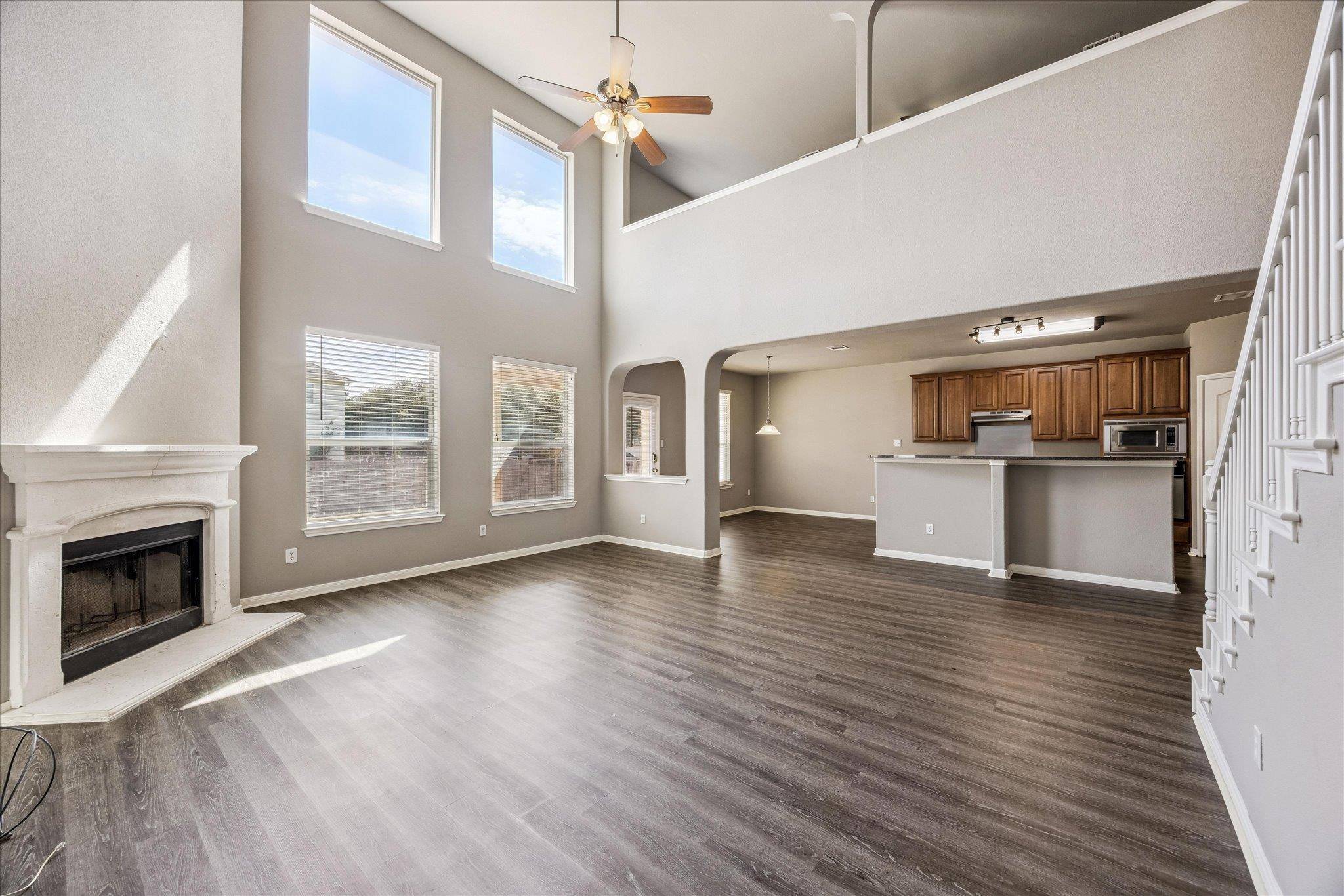 701 Crestwood LN, Round Rock, TX 78665