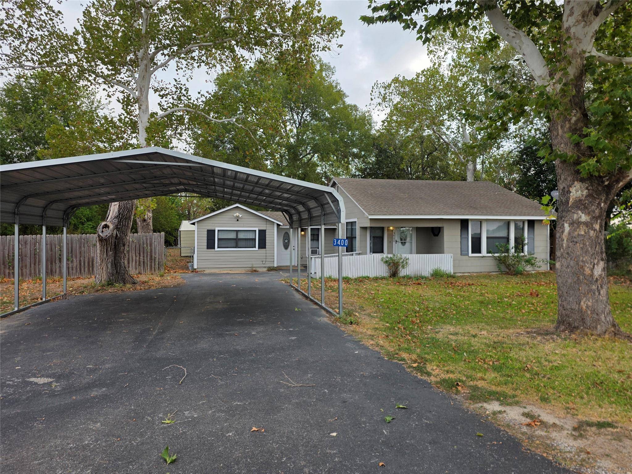 3400 W State Highway 71, La Grange, TX 78945