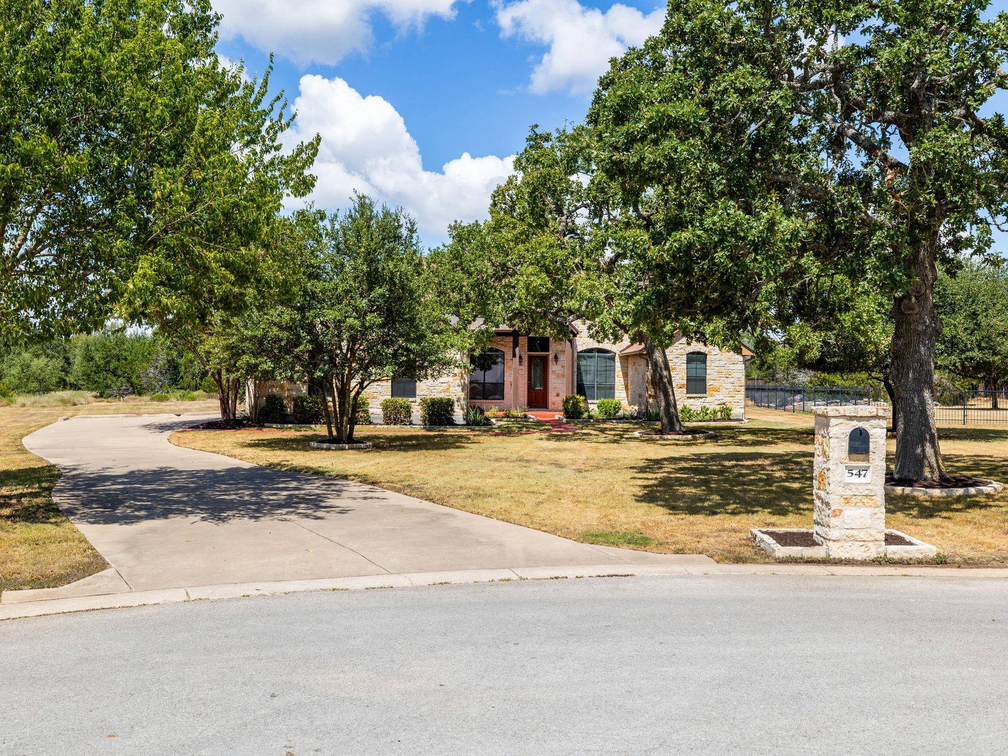 547 Shelf Rock RD, Driftwood, TX 78619