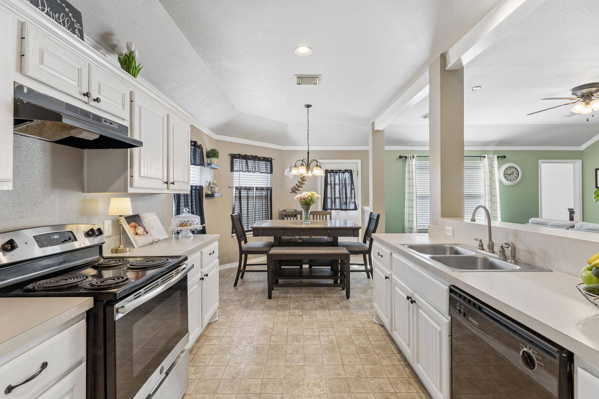 159 Invierno ST, Kyle, TX 78640