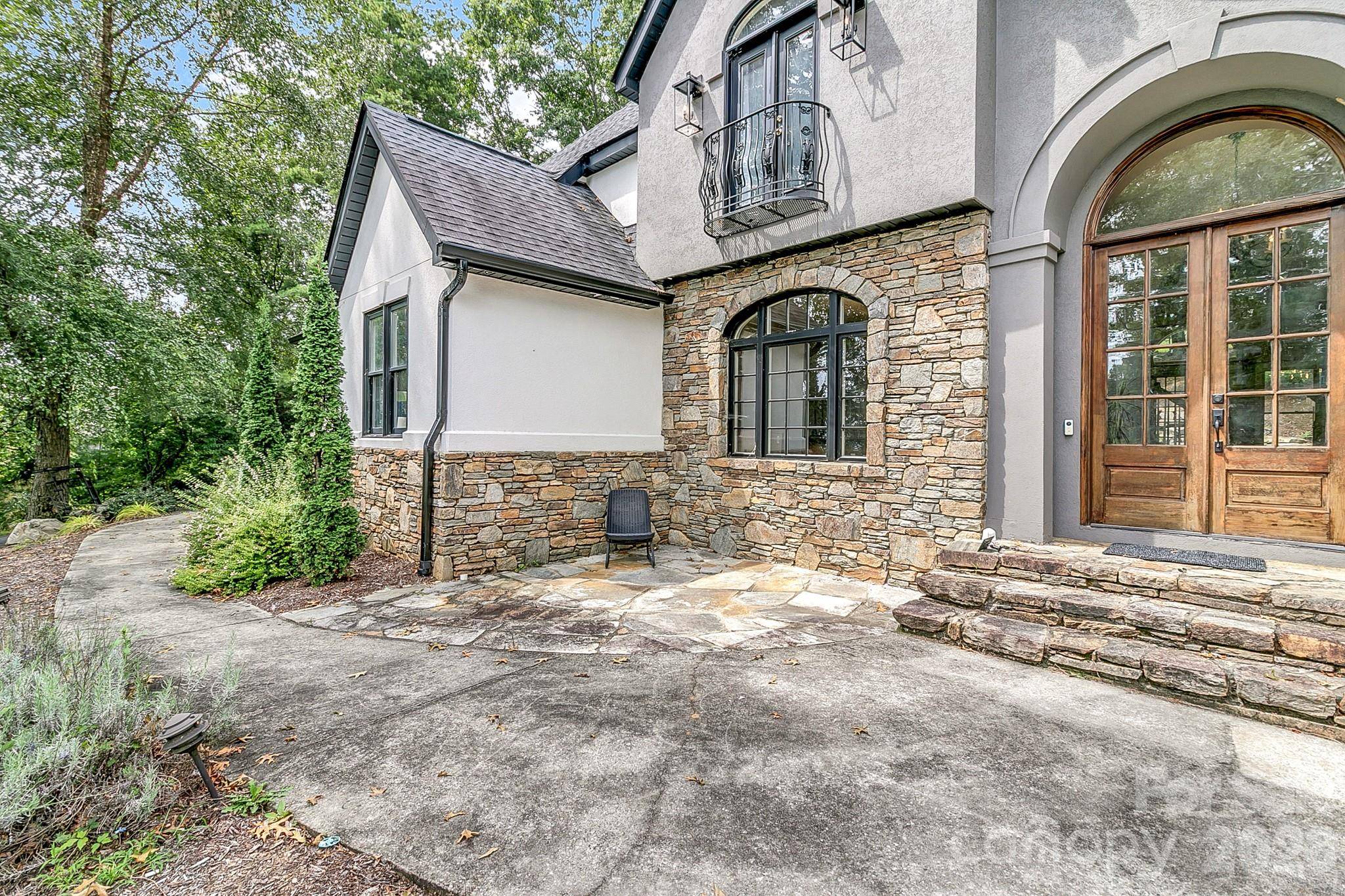 643 Mill Ridge DR, Mills River, NC 28759