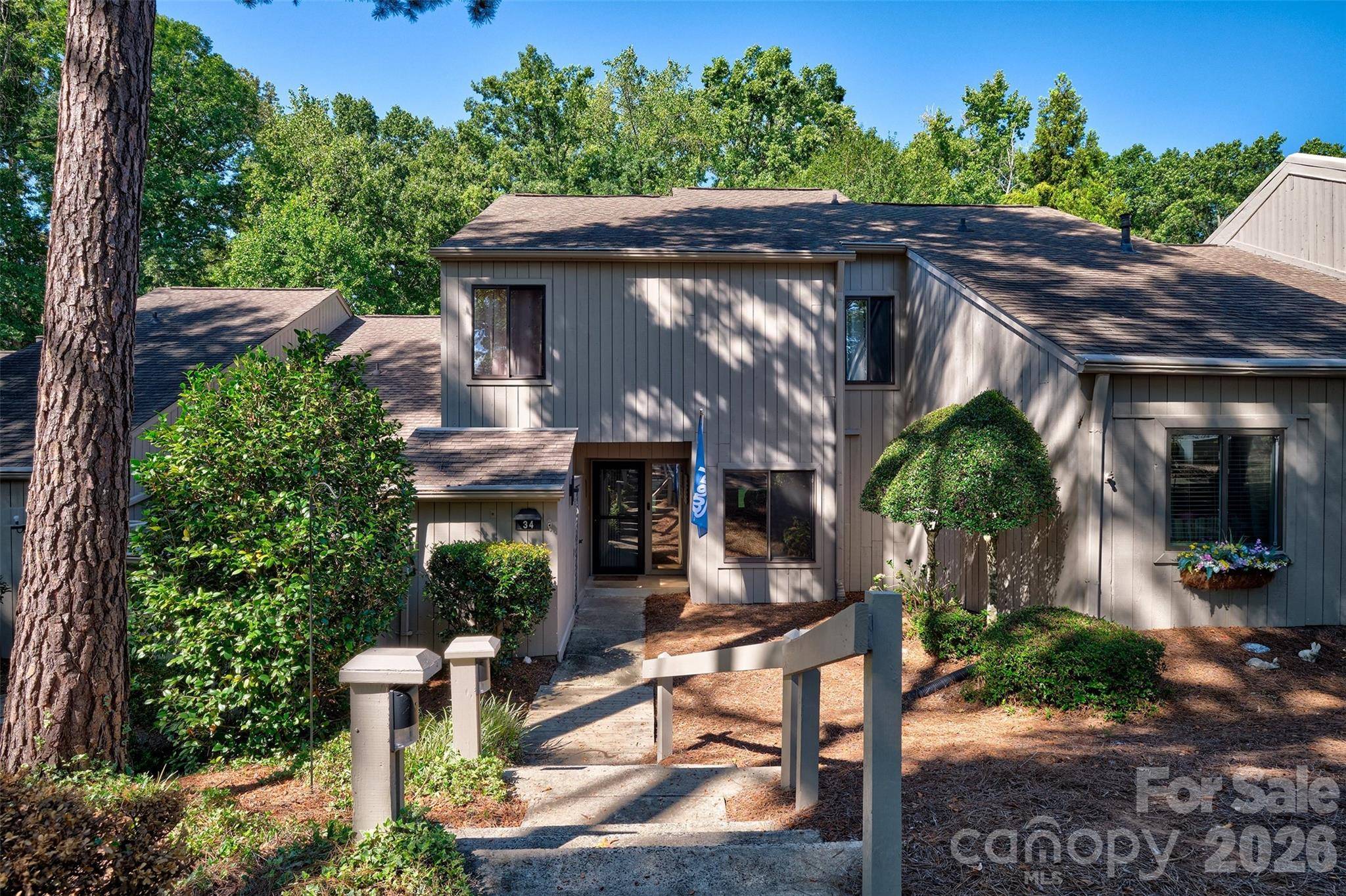 34 Old Post RD, Lake Wylie, SC 29710