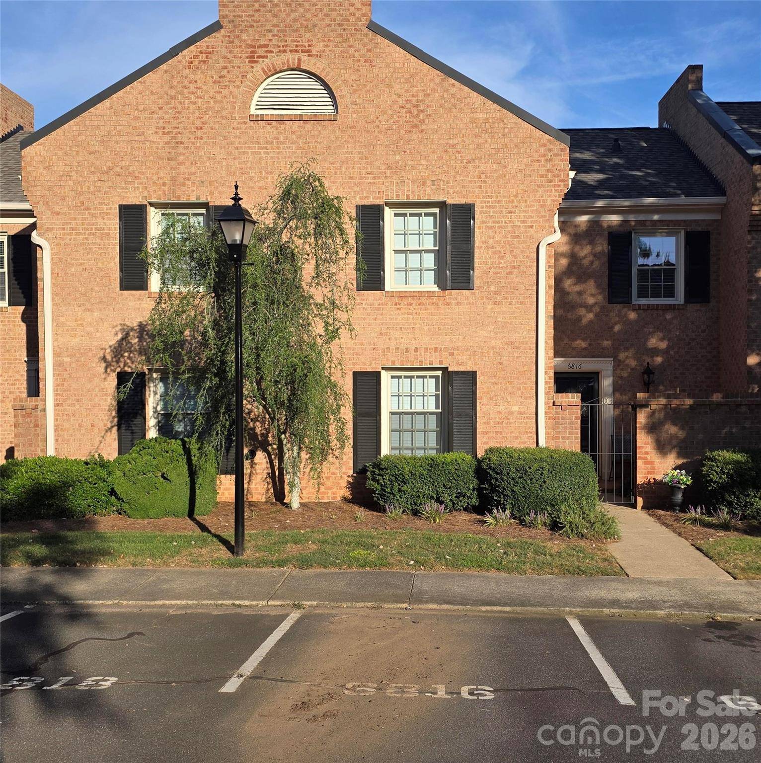 6816 Dumbarton DR, Charlotte, NC 28210