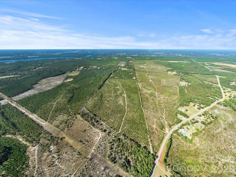 1924 Ruby RD, Hartsville, SC 29550
