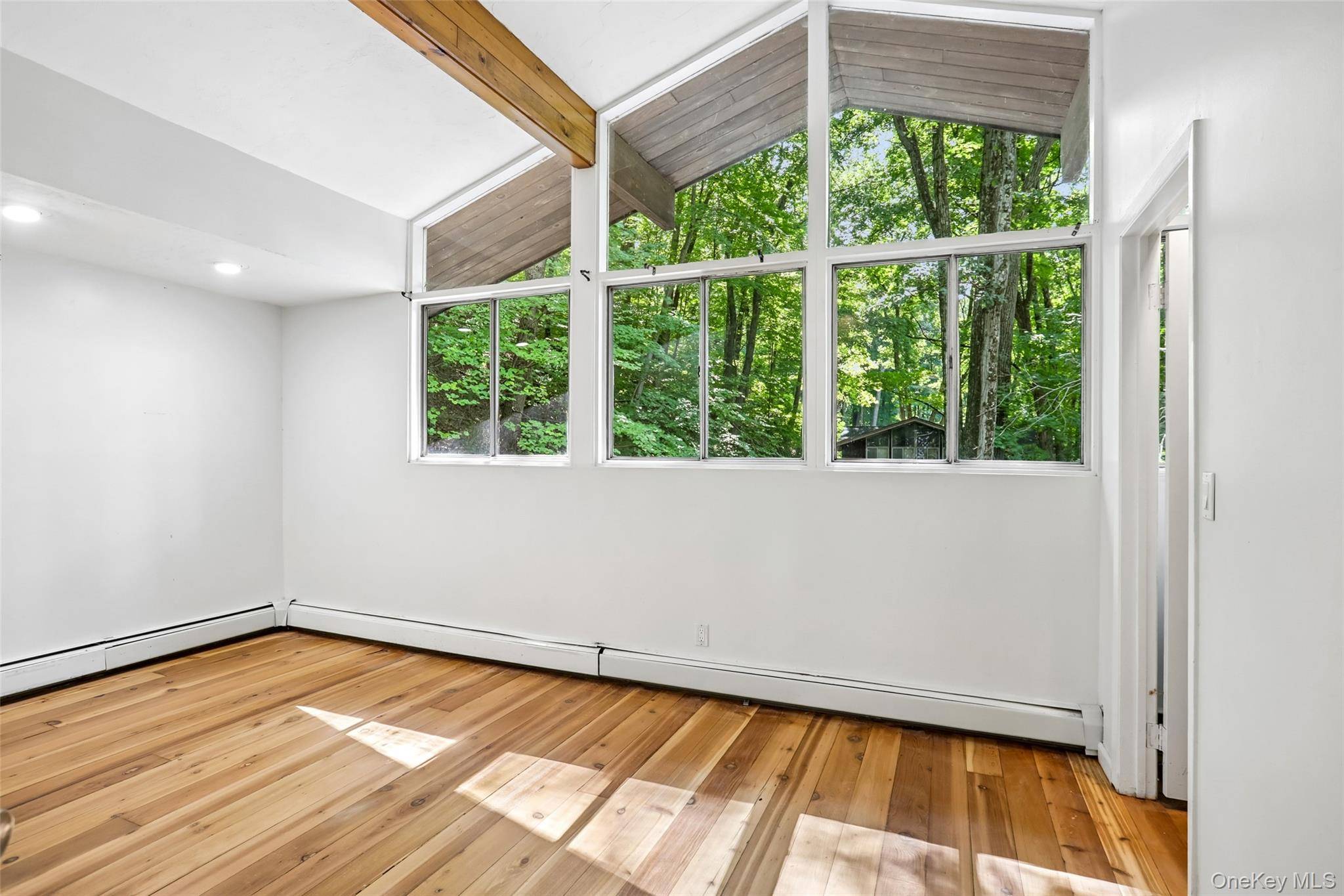 951 Haverstraw RD, Suffern, NY 10901