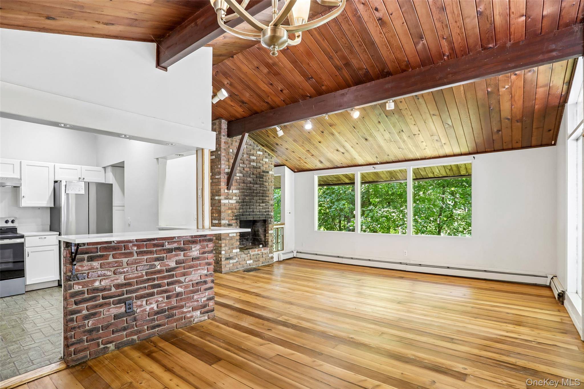 951 Haverstraw RD, Suffern, NY 10901