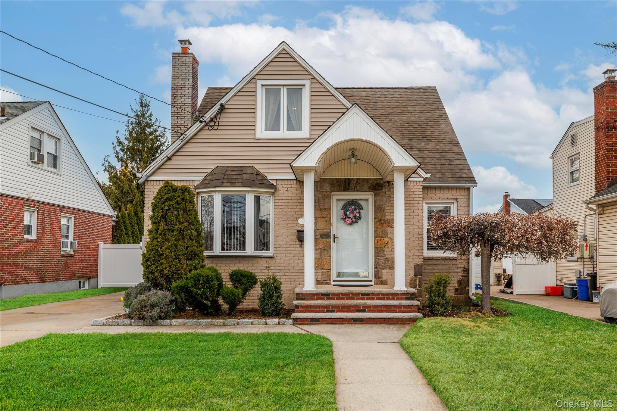 934 Hancock ST, Franklin Square, NY 11010