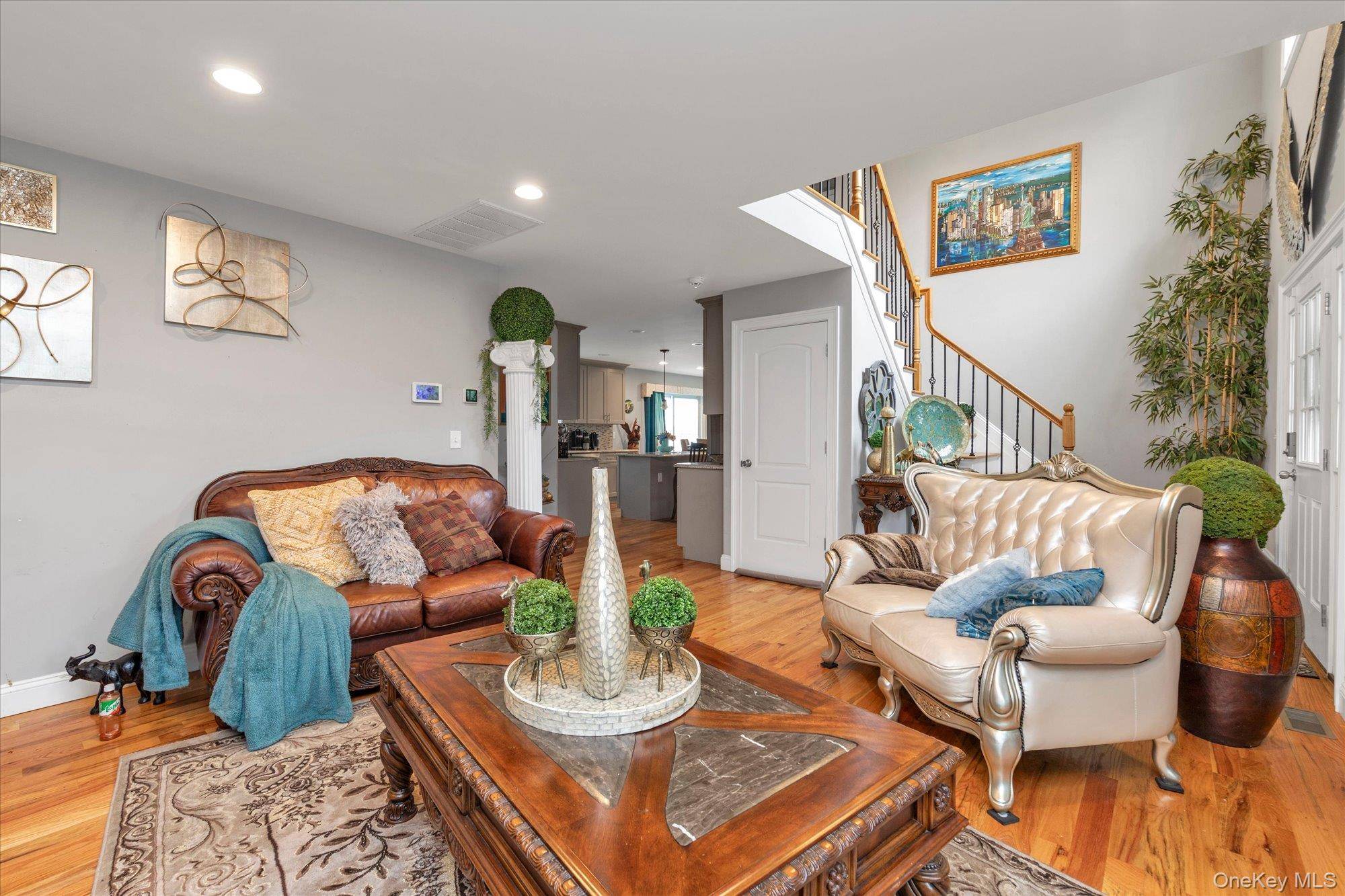 6 Belmont CT, Amityville, NY 11701