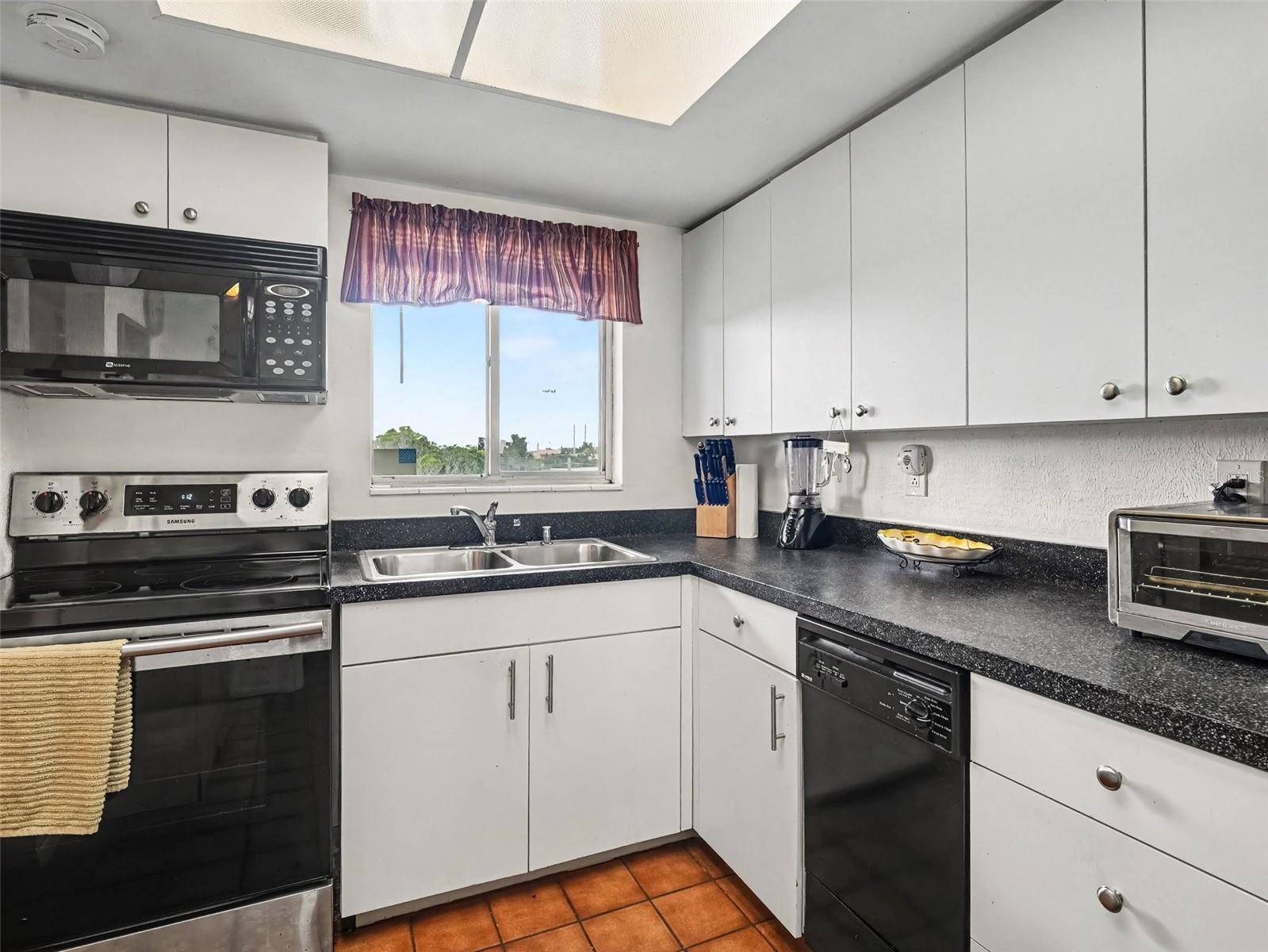 4137 LAKE BAYSHORE DR #C505, Bradenton, FL 34205