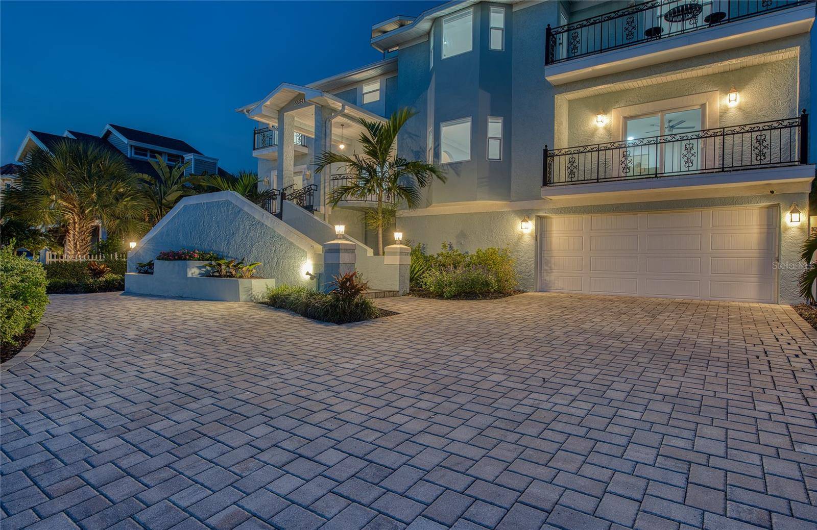 289 8TH AVE N, Tierra Verde, FL 33715