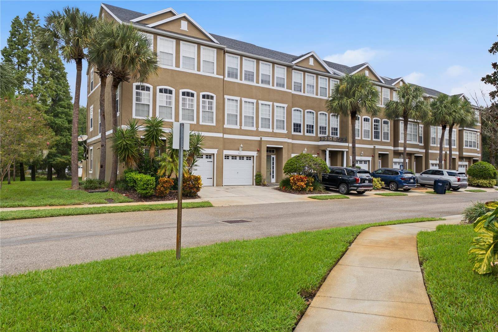 3011 POINTEVIEW DR, Tampa, FL 33611