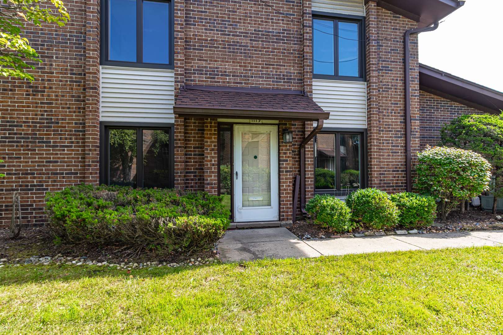 1119 Deerfield PL, Highland Park, IL 60035
