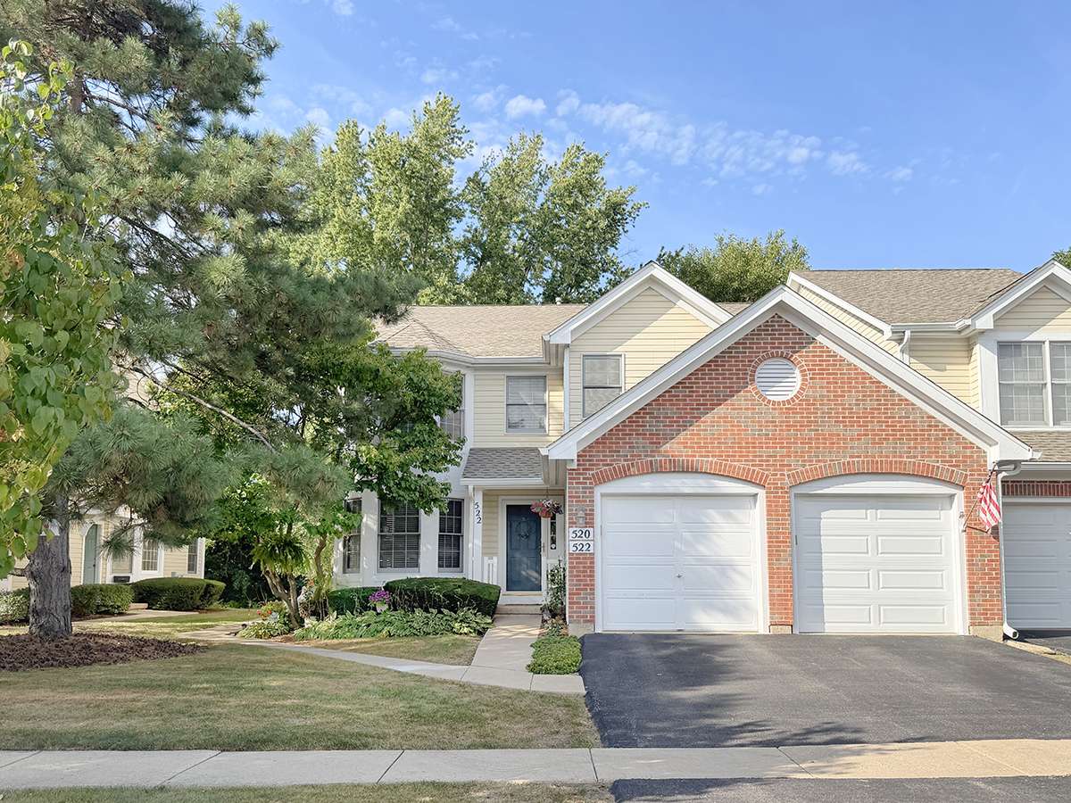 522 Bradbury LN #522, Geneva, IL 60134