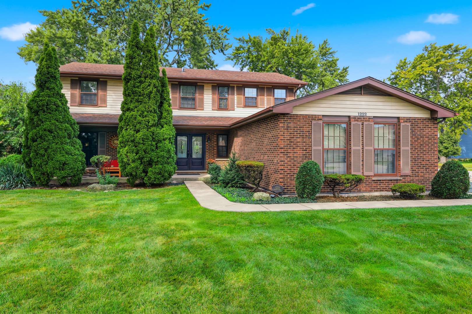 1222 Biscayne DR, Elk Grove Village, IL 60007